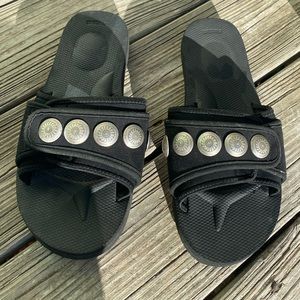 SUICOKE x John Elliot